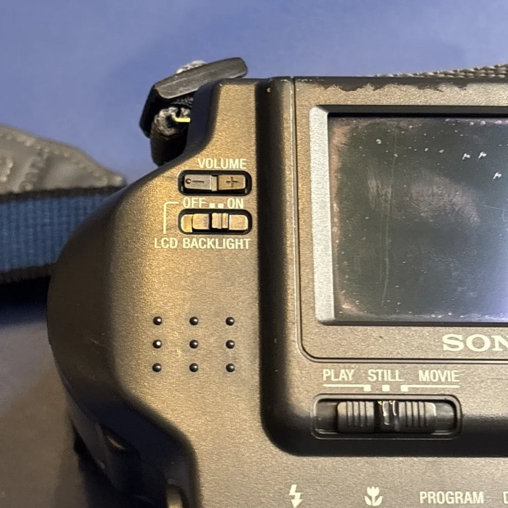 Vintage Sony MVC-FD90 Digital Mavica Camera 16x Zoom FD Drive 1.6MP Untested